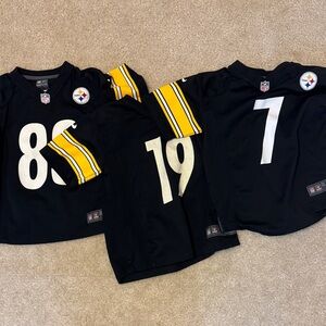 Nike Kids Steelers Football Youth M and L Jerseys